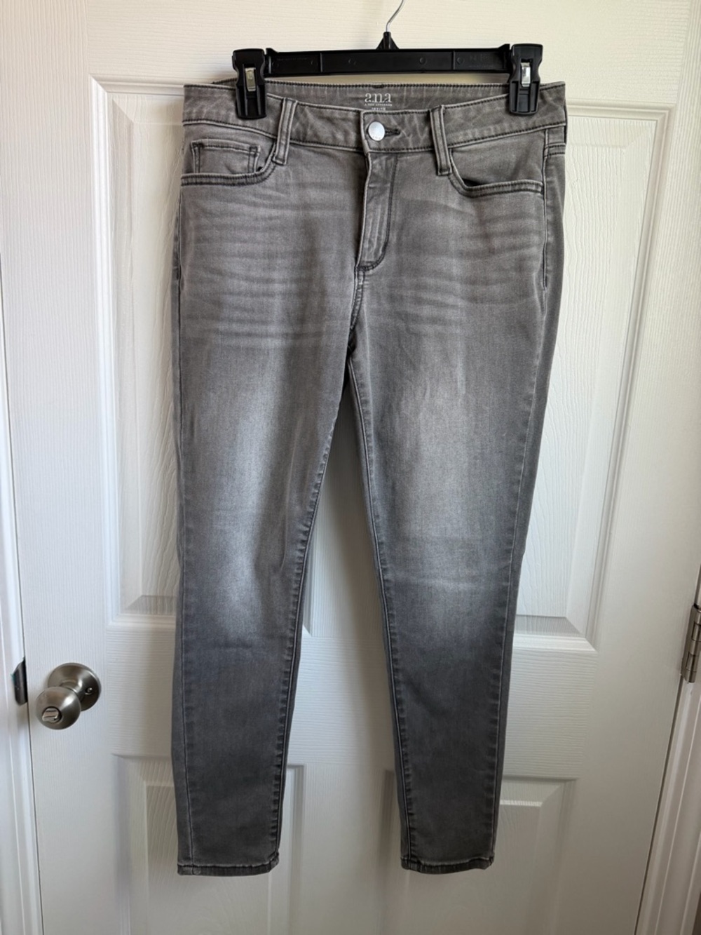 A.n.a. A New Approach Grey Women’s Skinny Petite Jeans